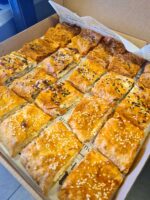 Плато с ръчно точени банички 40бр(1200гр)